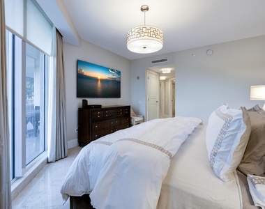 2700 N Ocean Drive - Photo Thumbnail 9