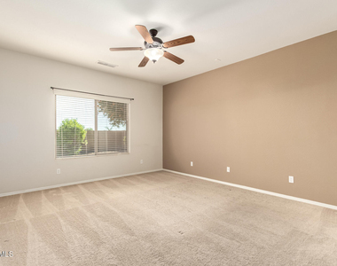 8859 N 181st Avenue - Photo Thumbnail 12