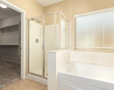 8859 N 181st Avenue - Photo Thumbnail 17