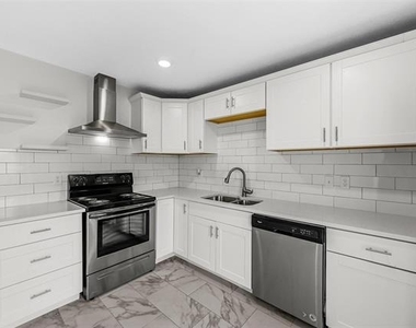 4940 Watkins Drive - Photo Thumbnail 6