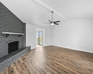 4940 Watkins Drive - Photo Thumbnail 3