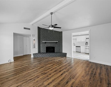 4940 Watkins Drive - Photo Thumbnail 4