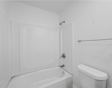 4940 Watkins Drive - Photo Thumbnail 18