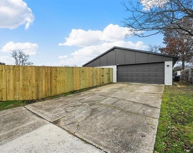 4940 Watkins Drive - Photo Thumbnail 21