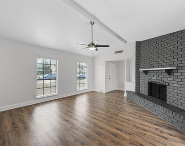4940 Watkins Drive - Photo Thumbnail 5