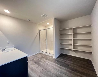 329 Sage Street - Photo Thumbnail 12