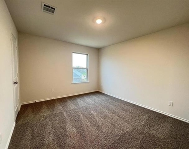329 Sage Street - Photo Thumbnail 17