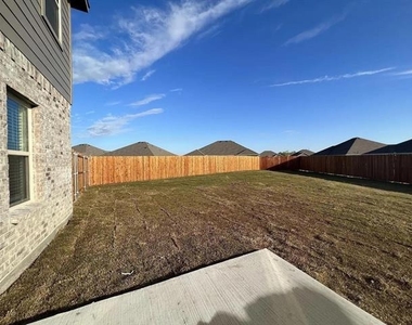 329 Sage Street - Photo Thumbnail 23