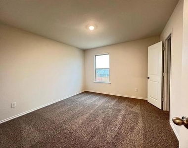 329 Sage Street - Photo Thumbnail 16