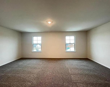 329 Sage Street - Photo Thumbnail 9