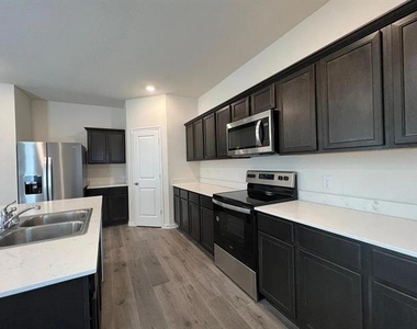 329 Sage Street - Photo Thumbnail 6