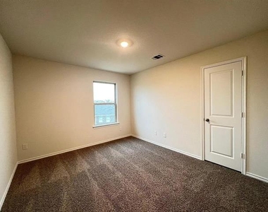 329 Sage Street - Photo Thumbnail 18