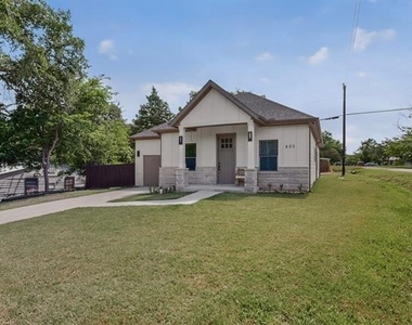 400 Kenny Drive - Photo Thumbnail 3