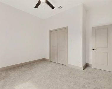 400 Kenny Drive - Photo Thumbnail 27