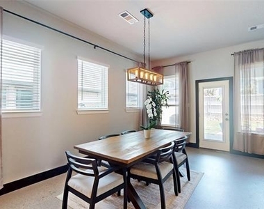 2504 Lazy Dog Lane - Photo Thumbnail 11