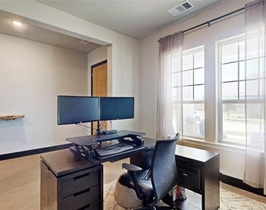 2504 Lazy Dog Lane - Photo Thumbnail 15