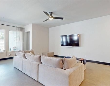 2504 Lazy Dog Lane - Photo Thumbnail 5