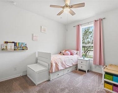 960 Tule Drive - Photo Thumbnail 22