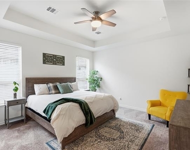960 Tule Drive - Photo Thumbnail 15