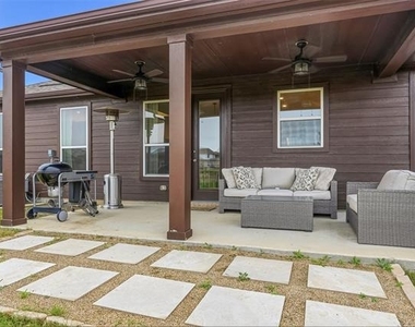 960 Tule Drive - Photo Thumbnail 26