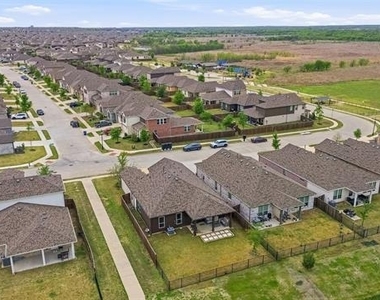 960 Tule Drive - Photo Thumbnail 31