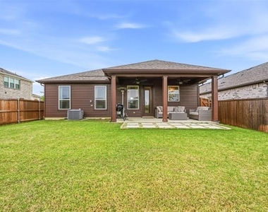960 Tule Drive - Photo Thumbnail 29