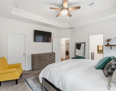 960 Tule Drive - Photo Thumbnail 16