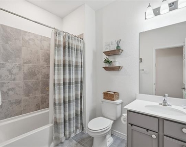 960 Tule Drive - Photo Thumbnail 21
