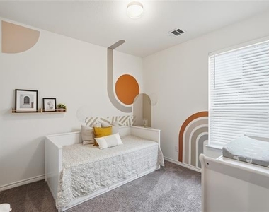 960 Tule Drive - Photo Thumbnail 23