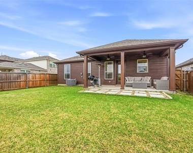 960 Tule Drive - Photo Thumbnail 28