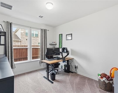 960 Tule Drive - Photo Thumbnail 19