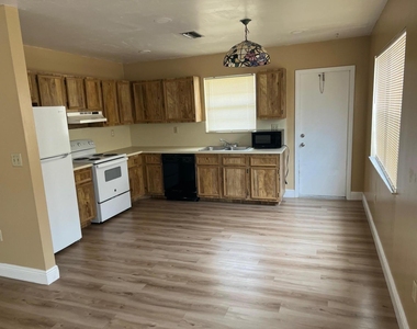 2314 Harding Street - Photo Thumbnail 1