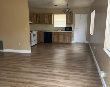 2314 Harding Street - Photo Thumbnail 11