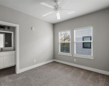 2733 Merrimac Street - Photo Thumbnail 12
