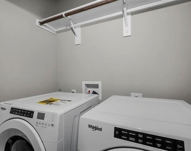 2733 Merrimac Street - Photo Thumbnail 20