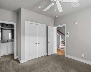 2733 Merrimac Street - Photo Thumbnail 13