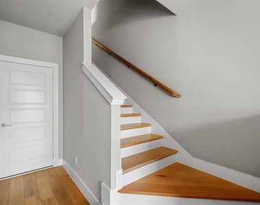 2733 Merrimac Street - Photo Thumbnail 10