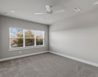 2733 Merrimac Street - Photo Thumbnail 16