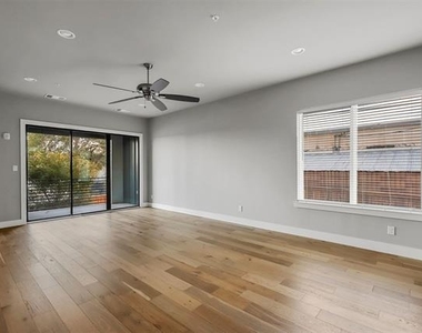 2733 Merrimac Street - Photo Thumbnail 8