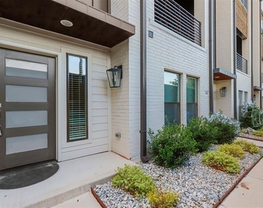 2733 Merrimac Street - Photo Thumbnail 1