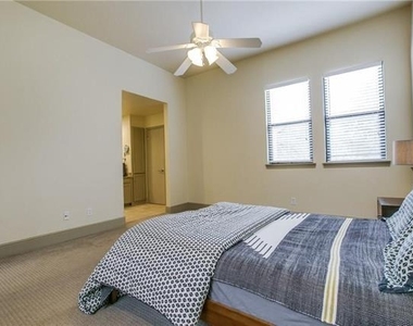 3215 Elizabeth Street - Photo Thumbnail 4
