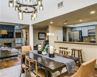 3215 Elizabeth Street - Photo Thumbnail 2