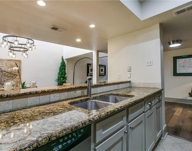 3215 Elizabeth Street - Photo Thumbnail 3
