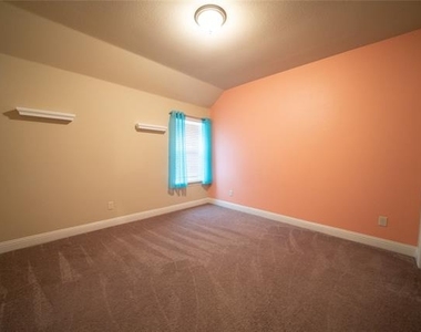 127 Charleston Lane - Photo Thumbnail 14
