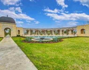 9249 Crestview Circle - Photo Thumbnail 31