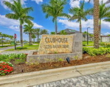 9249 Crestview Circle - Photo Thumbnail 32