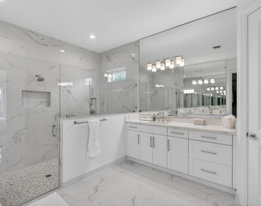 9249 Crestview Circle - Photo Thumbnail 14