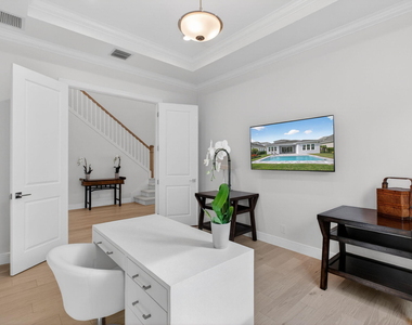 9249 Crestview Circle - Photo Thumbnail 10
