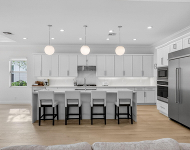 9249 Crestview Circle - Photo Thumbnail 5