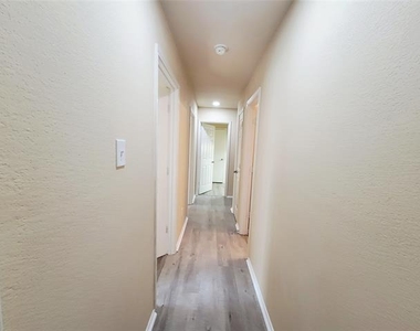 10032 Daly Drive - Photo Thumbnail 11